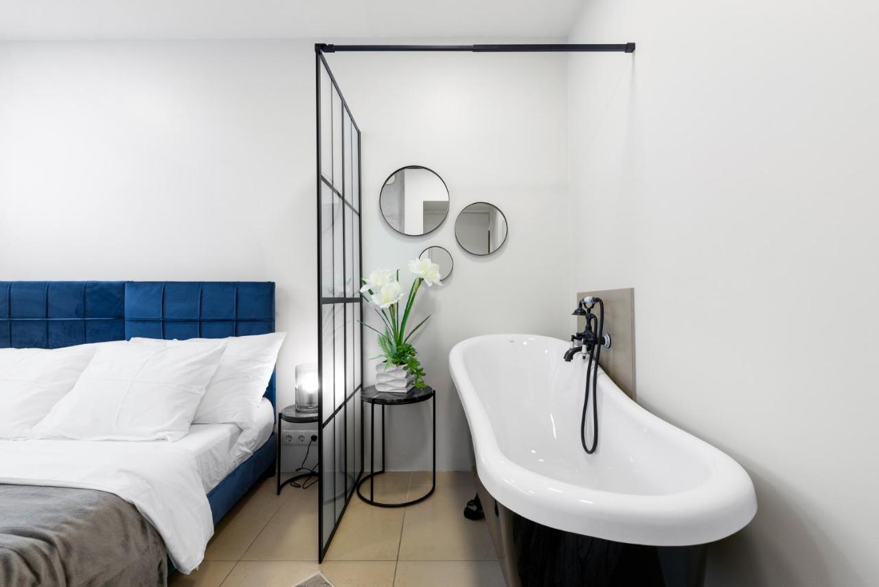 טאלין Sirena Apartment - Self Check-In And Free Parking מראה חיצוני תמונה
