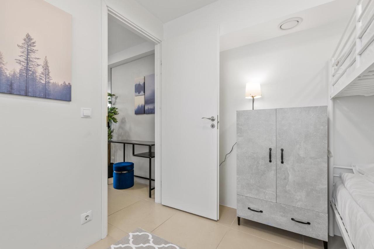 טאלין Sirena Apartment - Self Check-In And Free Parking מראה חיצוני תמונה